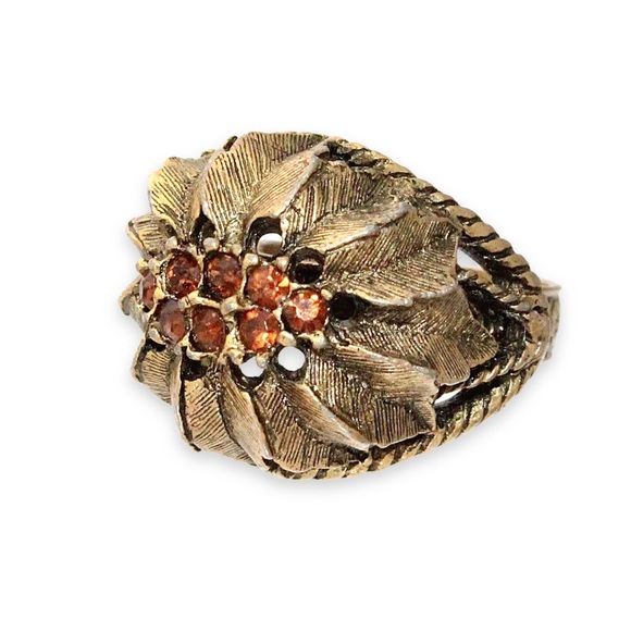 Vintage Cocktail Ring Orange Rhinestones Antique Gold Tone Domed Leaf Adjustable - Picture 1 of 5